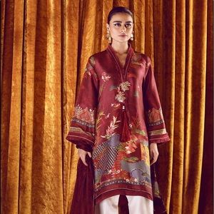 🌸limited time only Farah talib aziz Red top🌸